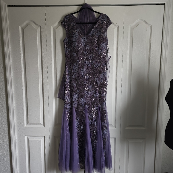Alex Evenings Dresses & Skirts - Alex Evening Elegant Purple Lace Evening Gown - Size 12